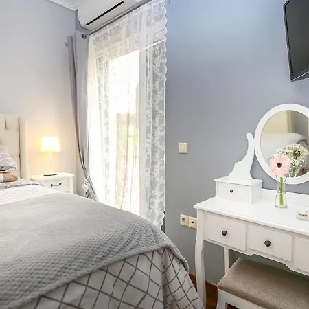 Ena - 2Br Relaxing Apt Near Corfu Town